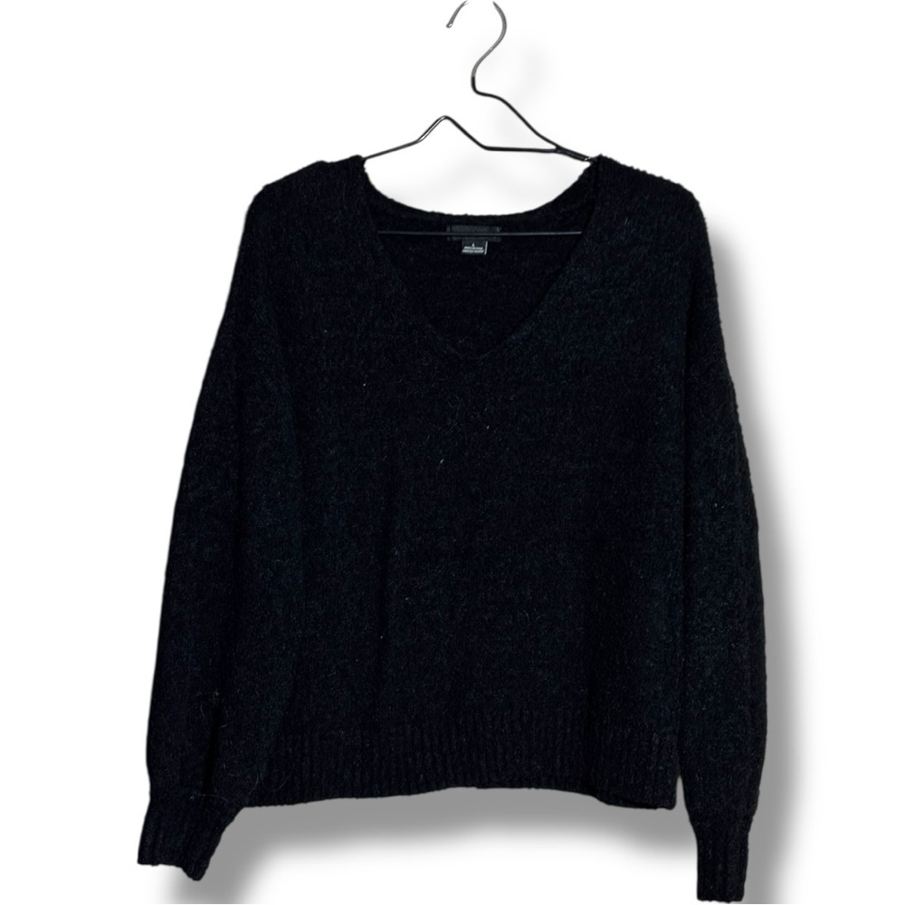 Sanctuary Charcoal Cozy Fuzzy Long Sleeve Size Large V-Neck Sweater - Picture 14 of 16